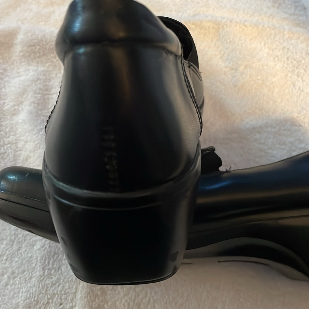 Shoes - Picture 5 of 7